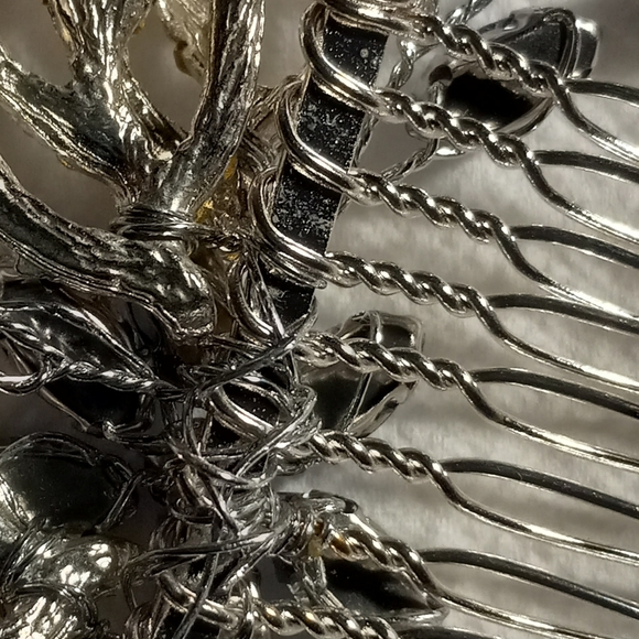 Beautiful Blue Hair Comb - Picture 9 of 16